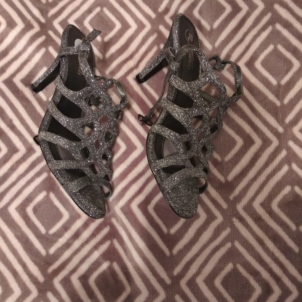 Shoes - Picture 3 of 5